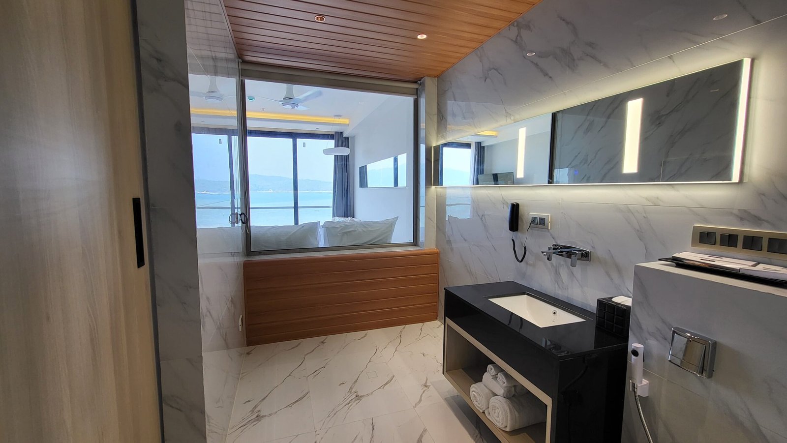 Deluxe Ocean View (4)