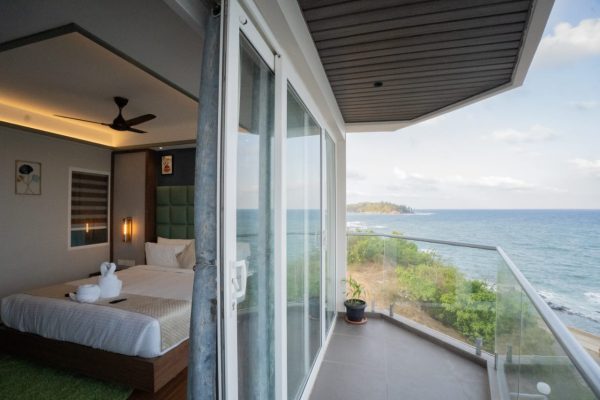 Sea cliff honeymoon suite (3)